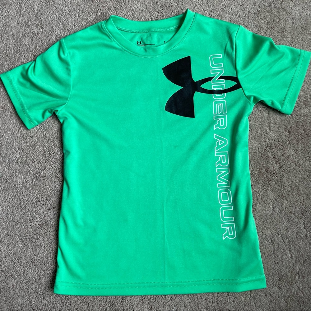 Boys UA dri-fit shirt